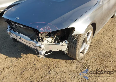 2018 Mercedes-Benz E 300 4Matic z USA, uszkodzony, nr VIN WDDZF4KB5JA384497